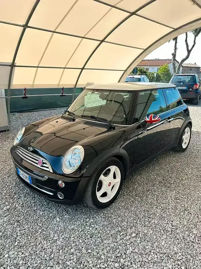 Usata Mini Cooper 116 CV (85 kW) 2005 Nero Utilitaria