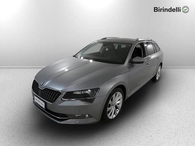 Grigio Usata 2019 Skoda Superb Executive Station wagon | 19.900 € (Ottimo prezzo) - Immagine 1/3