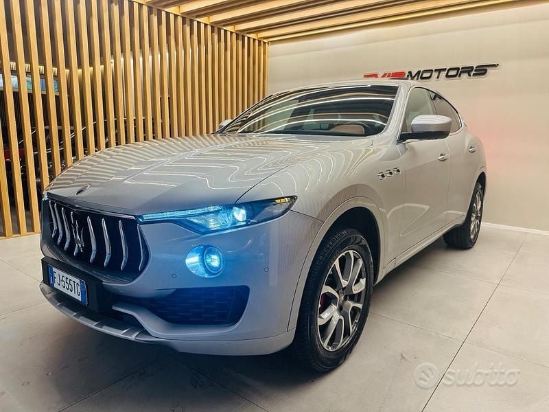 Usata Maserati Levante GranLusso 275 CV (202 kW) 2017 Grigio SUV