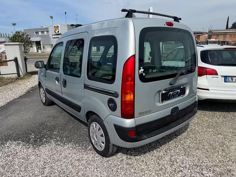 Usata Renault Kangoo 75 CV (55 kW) 2007 Grigio Monovolume