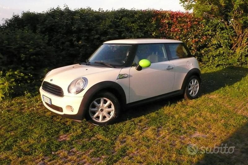 Usata Mini ONE 75 CV (55 kW) 2010 Utilitaria