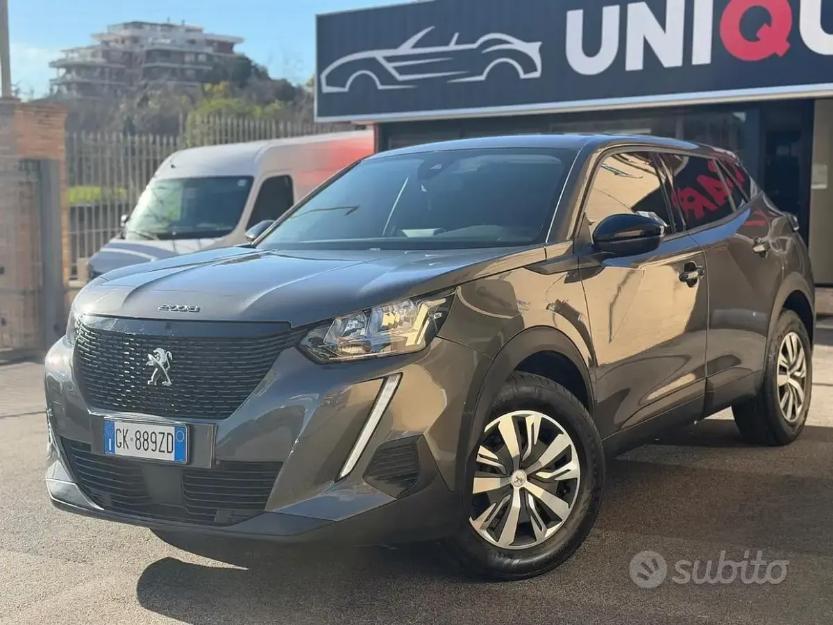 Usata Peugeot 2008 Active 101 CV (74 kW) 2022 Grigio SUV
