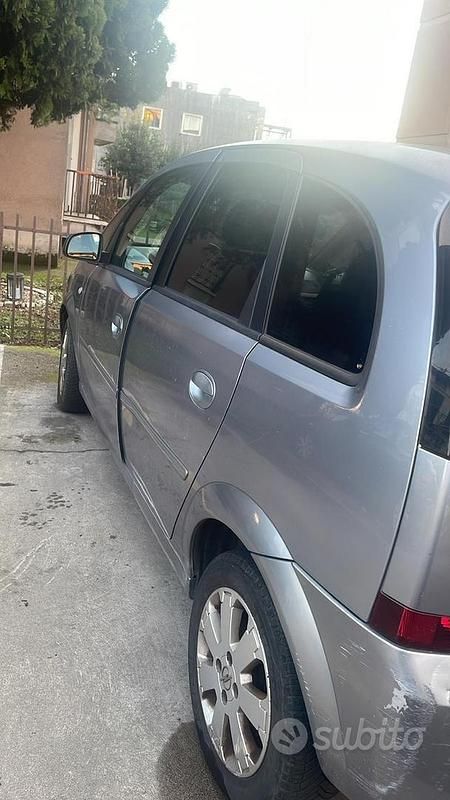 Usata Opel Meriva 2006 Grigio Monovolume