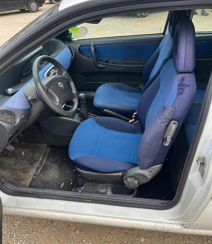 Usata Lancia Ypsilon 2001 Bianco Utilitaria