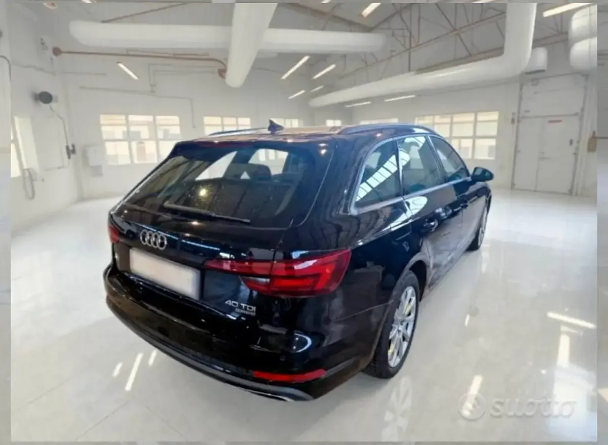 Usado Audi A4 Ambiente 190 CV (139 kW) 2019 Negro Familiar