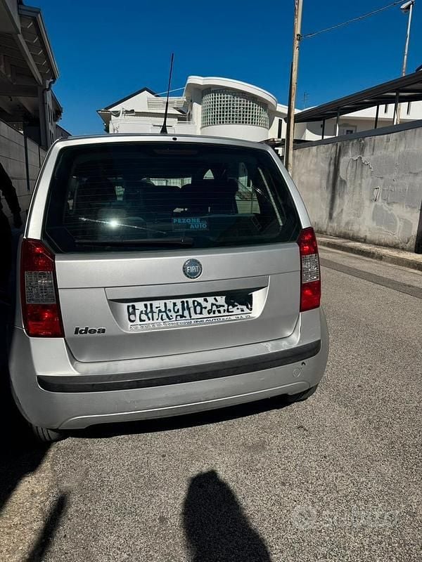 Usata Fiat Idea 90 CV (66 kW) 2008 Grigio Monovolume