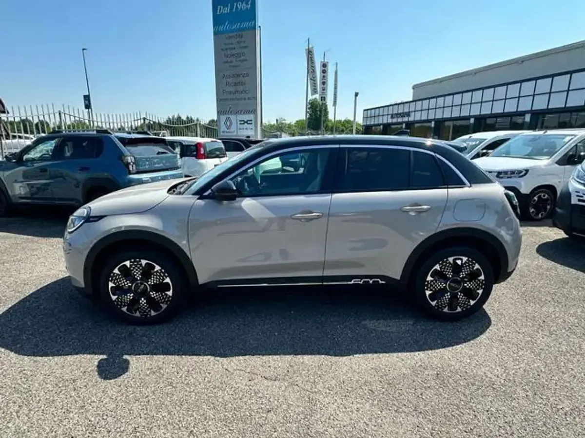 Nuova Fiat 600 La Prima 136 CV (100 kW) 2026 Nero cinema SUV