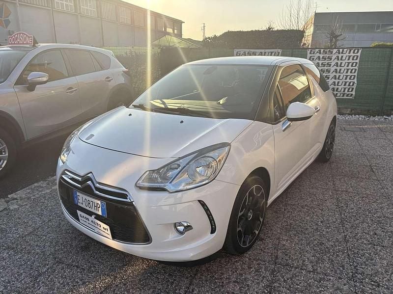 Usata Citroën DS3 Chic 95 CV (69 kW) 2011 Bianco Utilitaria