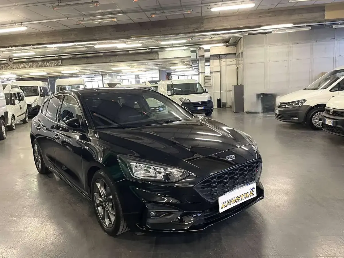 Usata Ford Focus ST-Line 125 CV (91 kW) 2021 Agate black Berlina