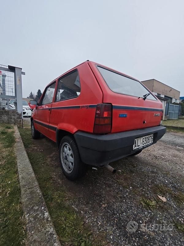 Usata Fiat Panda Young 34 CV (25 kW) 1989 Rosso Utilitaria