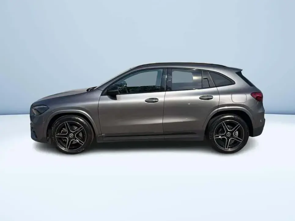Usata Mercedes GLA180 AMG Line Premium 136 CV (100 kW) 2023 Grigio SUV