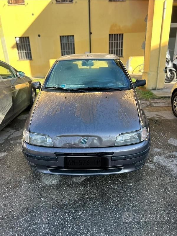 Usata Fiat Punto S 75 CV (55 kW) 1997 Grigio Berlina