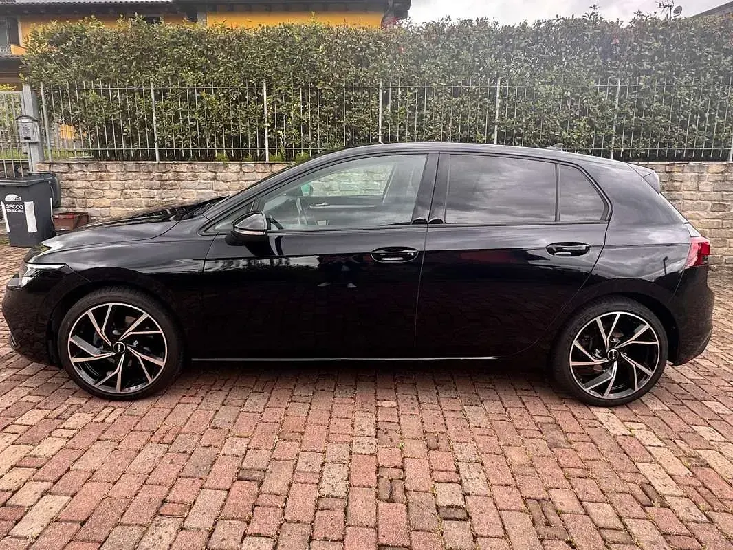 Usata VW Golf VIII Life 150 CV (110 kW) 2020 Nero Berlina