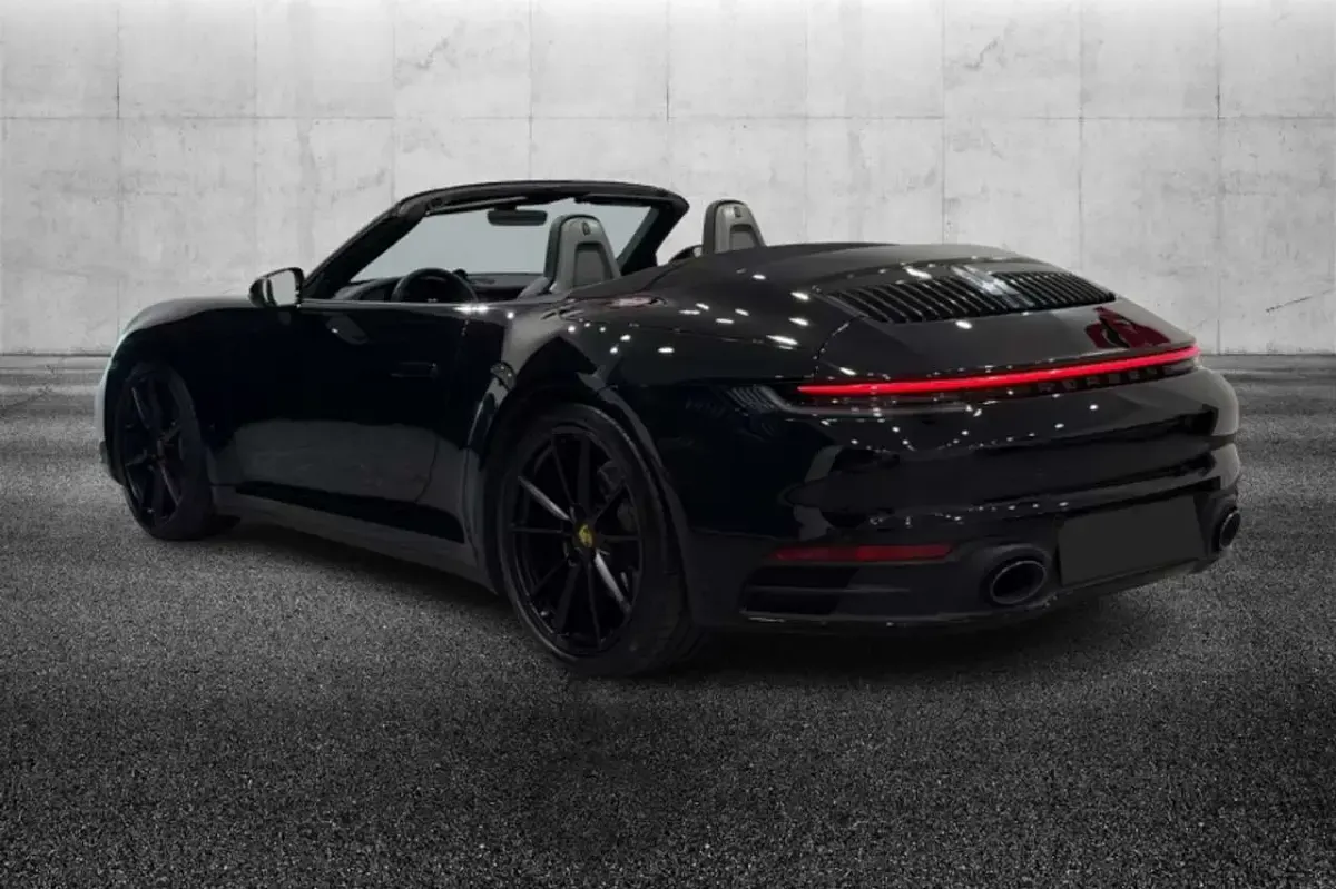 Usata Porsche 911 Carrera Cabriolet 385 CV (283 kW) 2022 Nero Cabrio