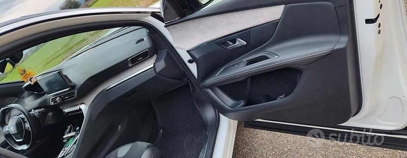 Usata Peugeot 3008 GTi 131 CV (96 kW) 2021 Bianco SUV