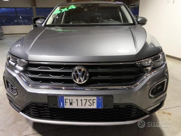 Usata VW T-Roc Style 150 CV (110 kW) 2018 Grigio scuro SUV