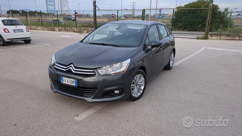 Grigio Usata 2014 Citroën C4 Tre volumi | 5000 € (Buon prezzo) - Immagine 1/4