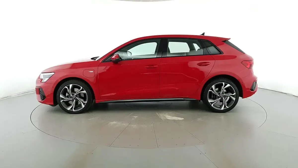 Usata Audi A3 S-Line 150 CV (110 kW) 2022 Rosso Berlina