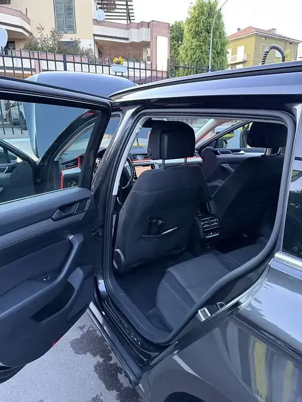 Usata VW Passat Business 150 CV (110 kW) 2018 Grigio Station wagon