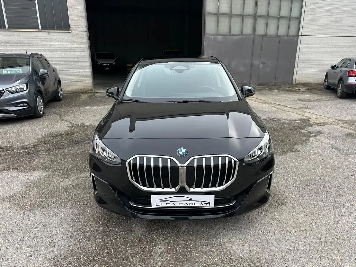 Usado BMW 218 Efficient Dynamics 150 CV (110 kW) 2024 Negro Familiar