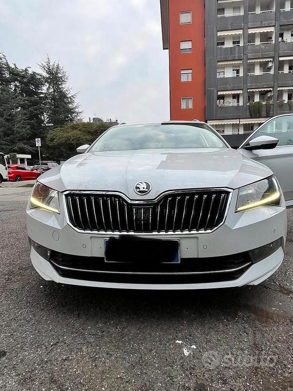 Usata Skoda Superb LAURIN & KLEMENT 190 CV (139 kW) 2016 Bianco Station wagon