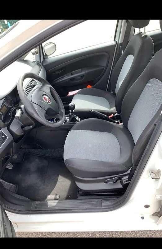 Usata Fiat Punto Lounge 69 CV (50 kW) 2013 Bianco Berlina