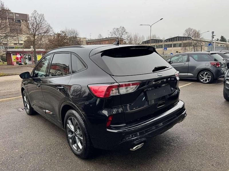 Usata Ford Kuga ST-Line 120 CV (88 kW) 2024 Nero metallizzato SUV