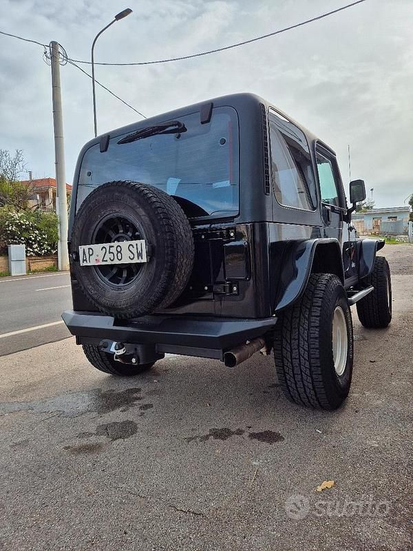 Usata Jeep Wrangler 177 CV (130 kW) 1997 Nero SUV