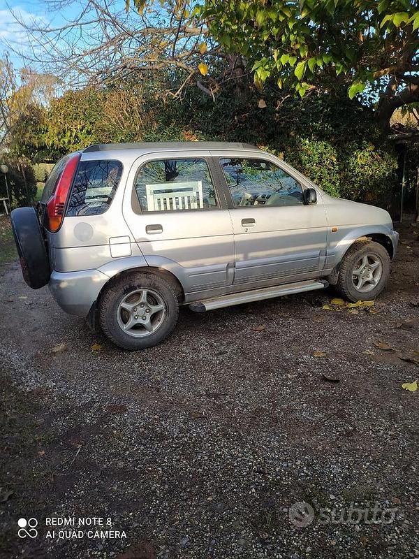 Usata Daihatsu Terios 83 CV (61 kW) 2000 Grigio SUV