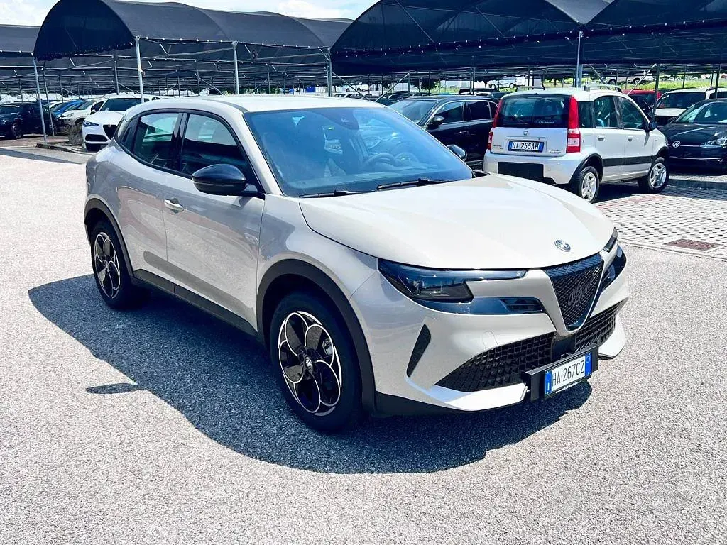 Nuova Alfa Romeo Junior 61 kW (84 CV) 2025 Bianco SUV