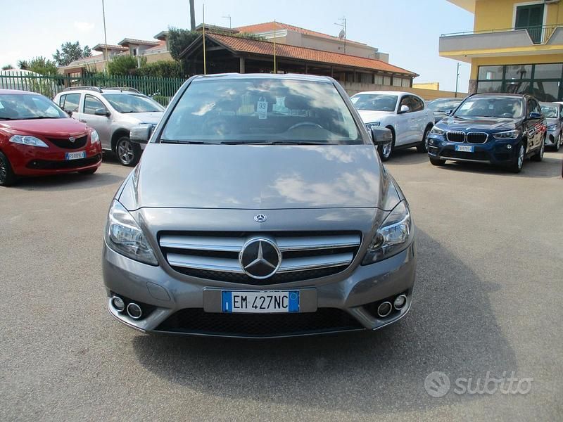Usata Mercedes B180 Executive 110 CV (80 kW) 2012 Nero Utilitaria