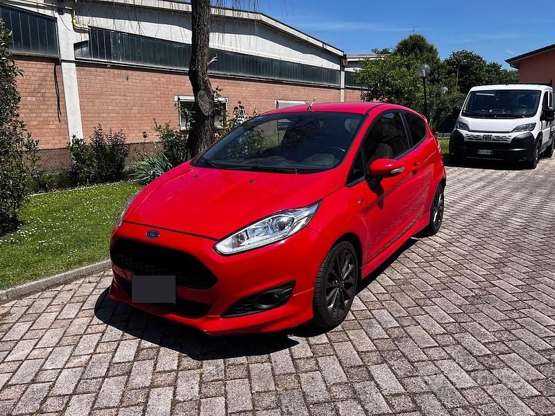 Begagnad Ford Fiesta ST-Line 75 HK (55 kW) 2017 Sedan