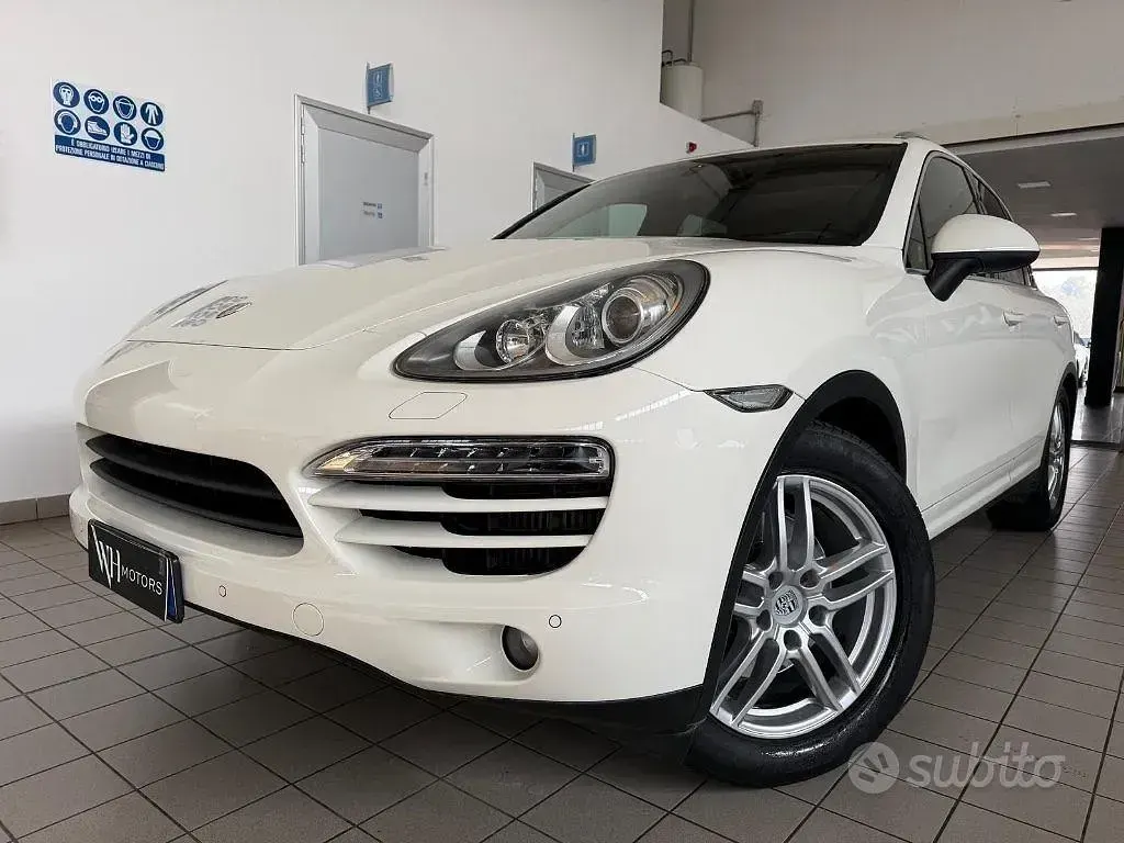 Käytetty Porsche Cayenne 245 HP (180 kW) 2011 Katumaasturi