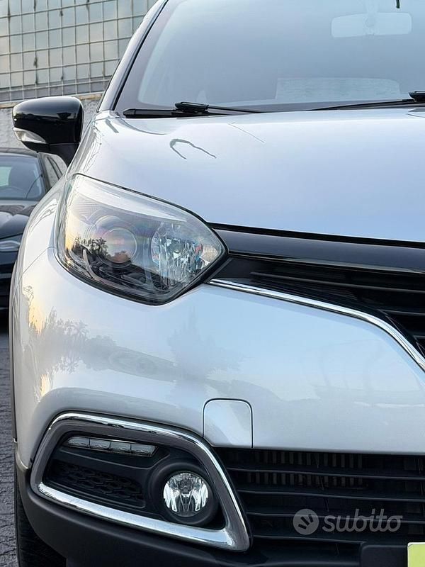 Usata Renault Captur 90 CV (66 kW) 2014 Grigio SUV