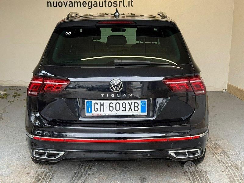 Usata VW Tiguan R-line 150 CV (110 kW) 2023 Nero SUV