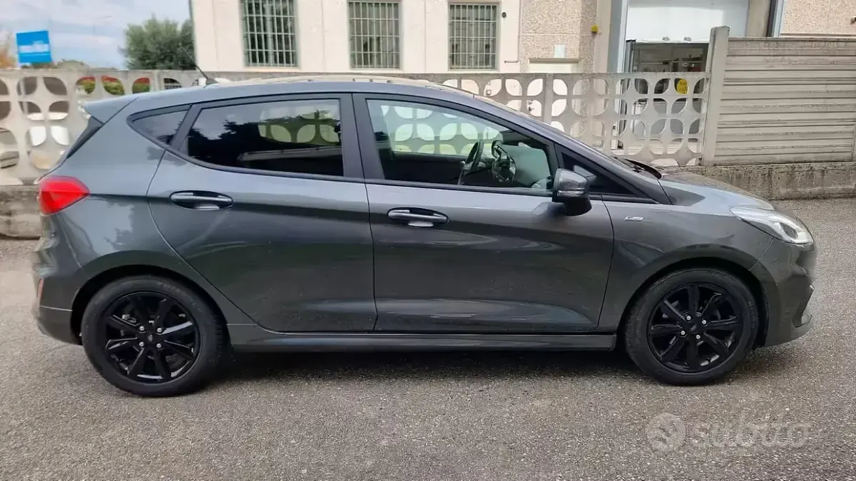 Gebraucht Ford Fiesta ST-Line 86 PS (63 kW) 2018 Grau Kleinwagen