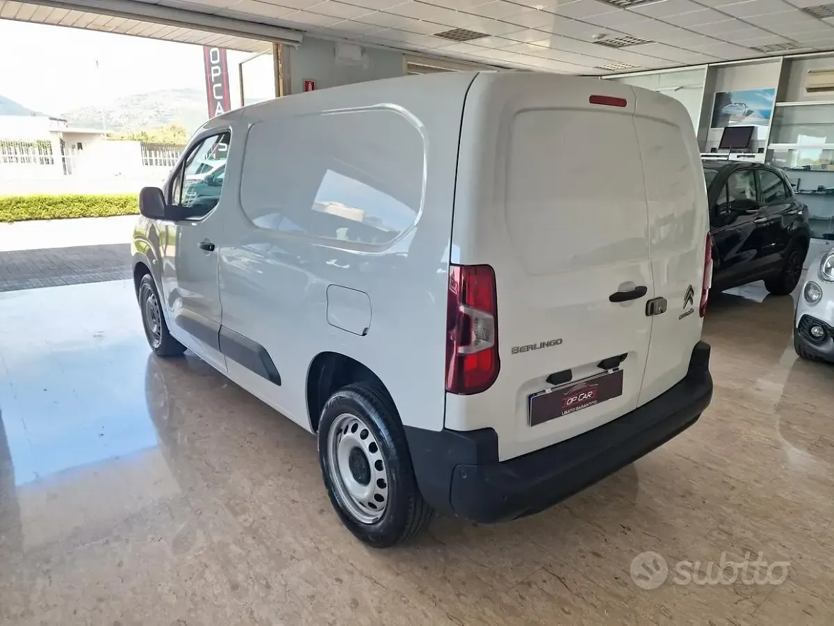 Usata Citroën Berlingo 100 CV (73 kW) 2023 Bianco Monovolume