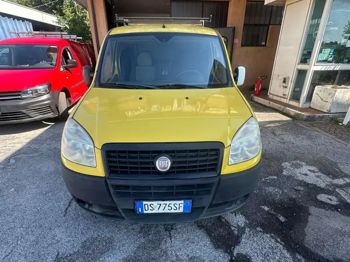Käytetty Fiat Doblò Active 75 HP (55 kW) 2008 Keltainen Tila-auto