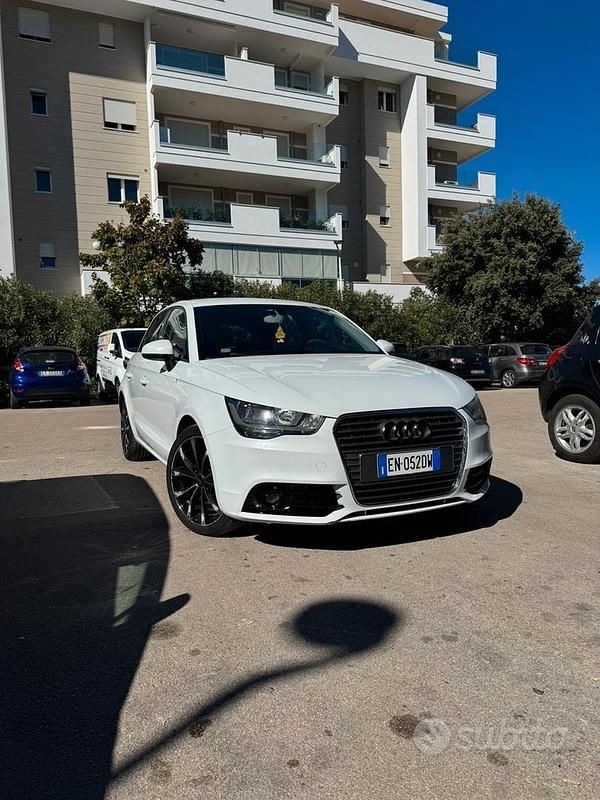 Usata Audi A1 Ambition 90 CV (66 kW) 2012 Bianco Utilitaria