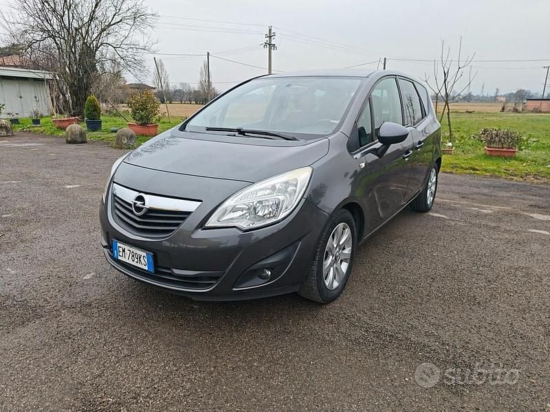 Usata Opel Meriva Cosmo 120 CV (88 kW) 2012 Grigio Monovolume