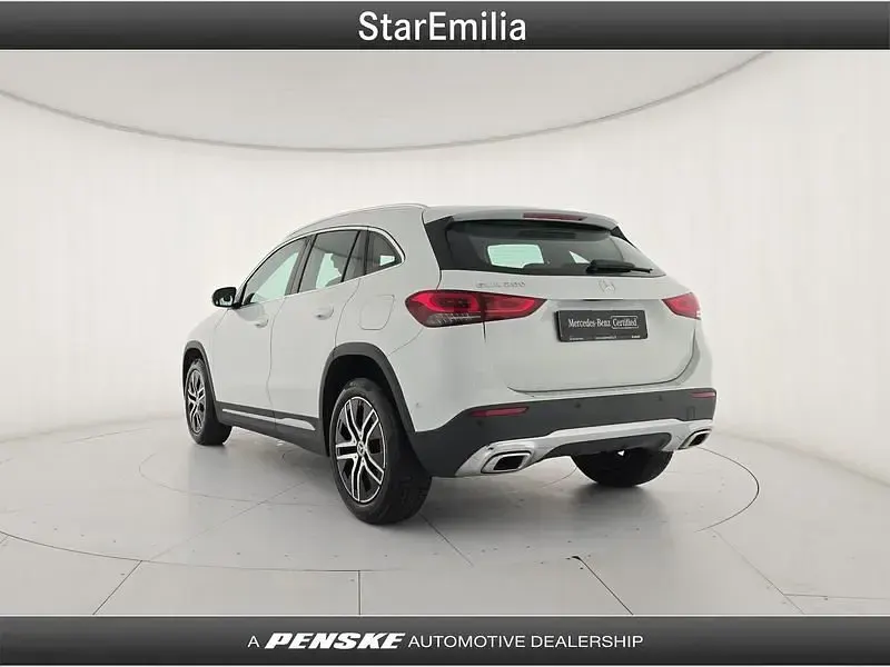 Usata Mercedes GLA200 163 CV (119 kW) 2022 Bianco SUV