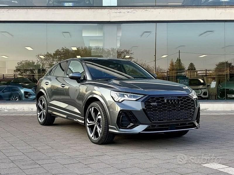 Grigio Nuova 2025 Audi Q3 SUV | 53.900 € (Buon prezzo) - Immagine 1/4