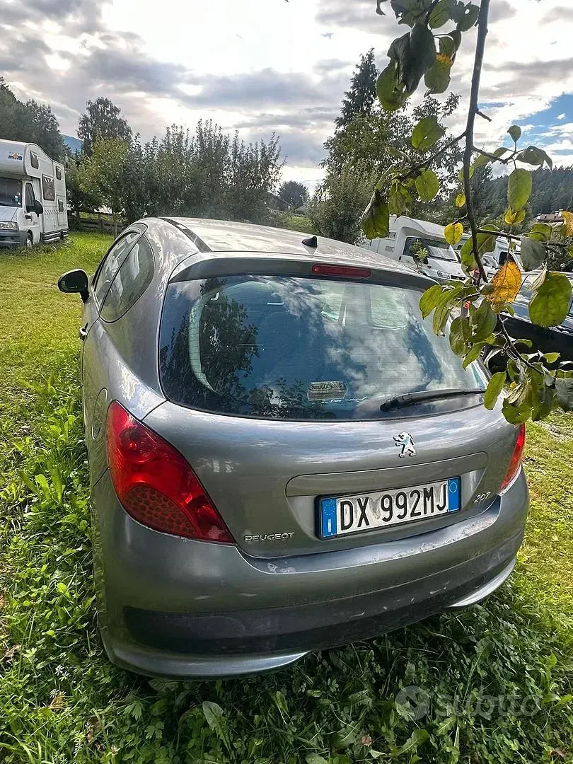 Usata Peugeot 207 73 CV (53 kW) 2009 Grigio Utilitaria