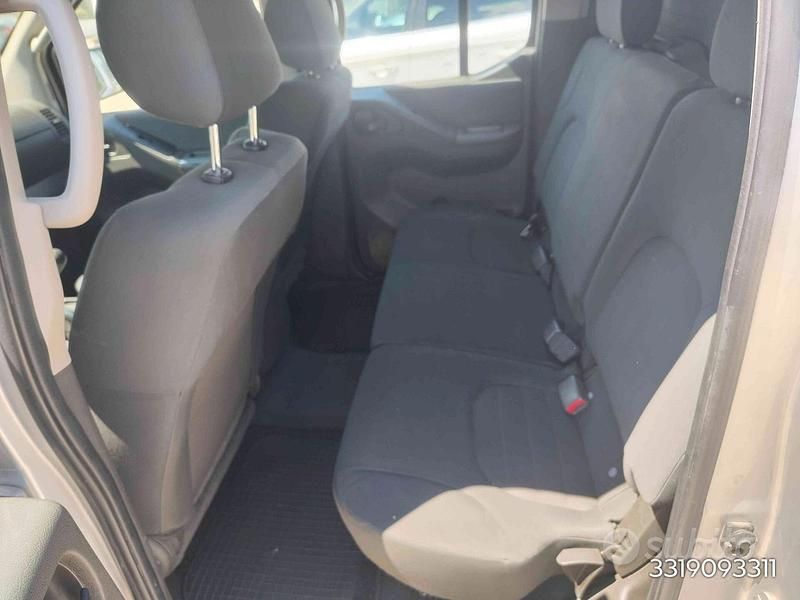 Usata Nissan Navara XE 190 CV (139 kW) 2014 Grigio Pick-up