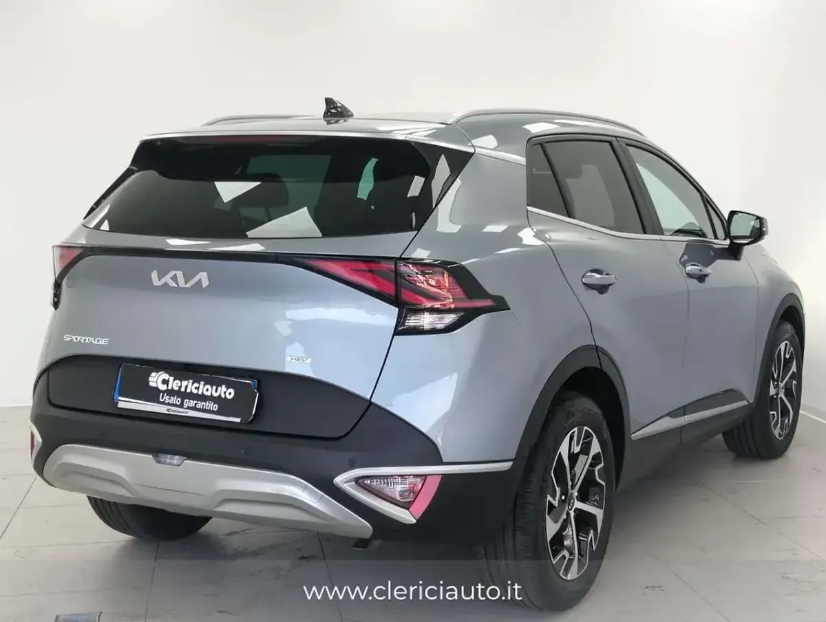 Usata Kia Sportage Style 230 CV (169 kW) 2023 Grigio SUV