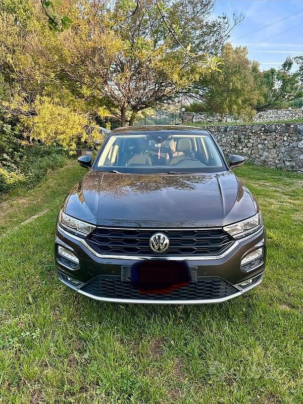 Usata VW T-Roc Style 116 CV (85 kW) 2019 Nero SUV
