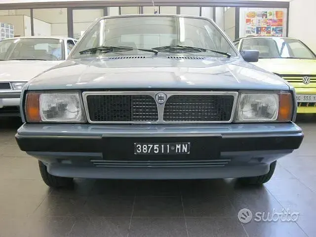 Usata Lancia Delta 78 CV (57 kW) 1985 Blu Utilitaria