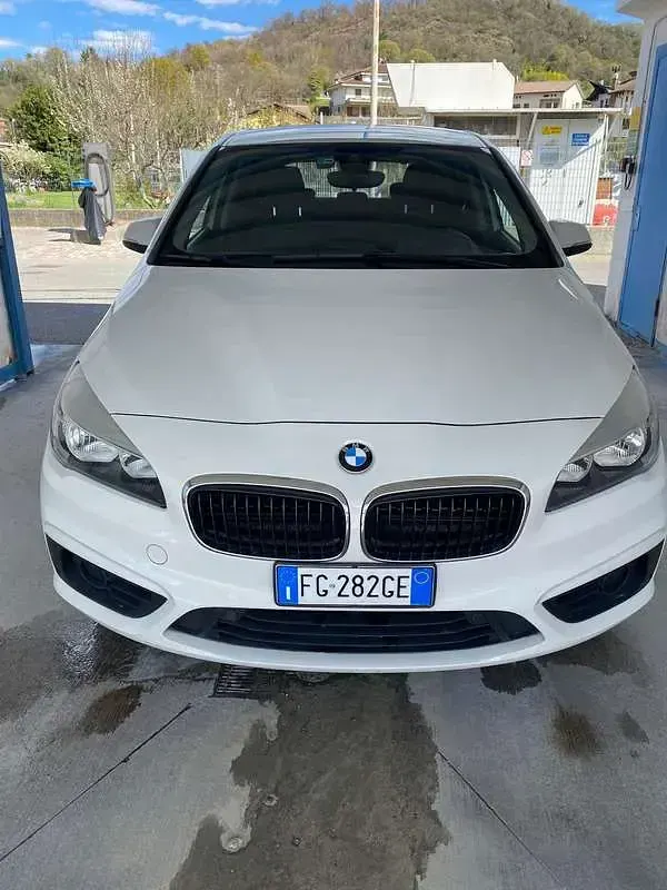 Usata BMW 216 Active Tourer Lifestyle 116 CV (85 kW) 2016 Bianco Monovolume