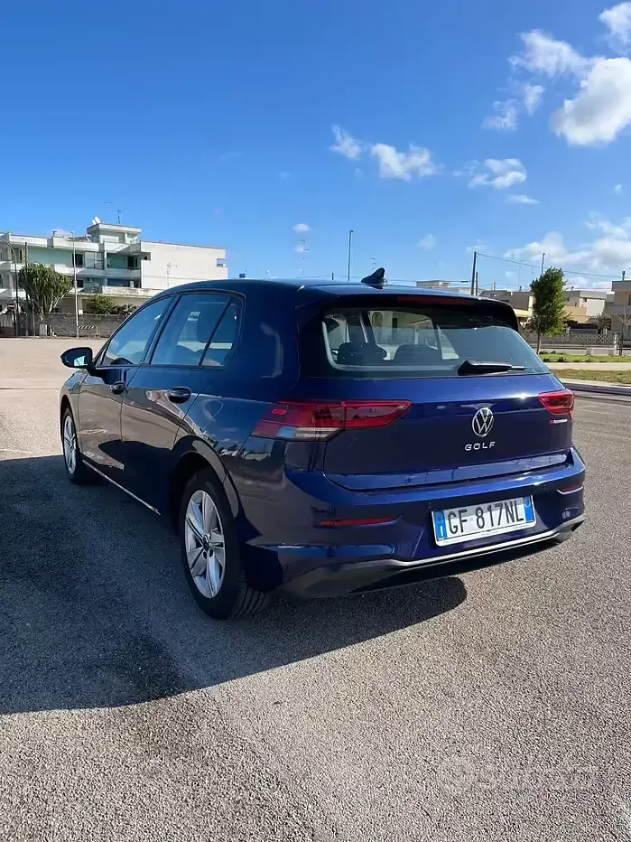Begagnad VW Golf VII Style 116 HK (85 kW) 2021 Blå Halvkombi
