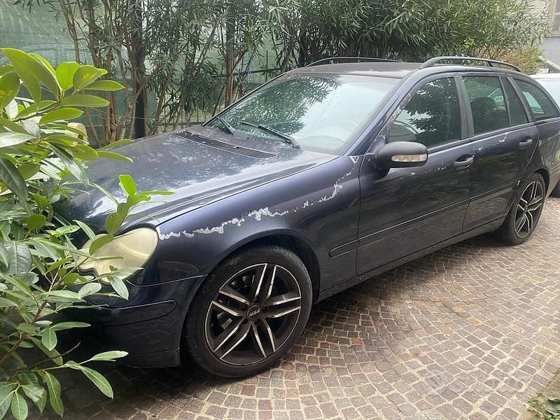 Usata Mercedes C220 143 CV (105 kW) 2003 Blu Station wagon